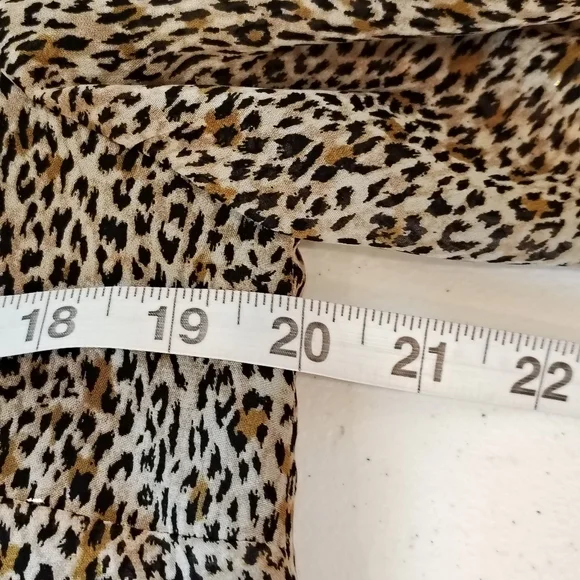 Vince Camuto Top Womens M Brown Ruffle Leopard Print Smock Sleeve Maximalist - Picture 6 of 8